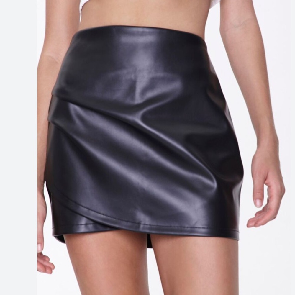 Rue 21 Faux leather mini skirt Size M